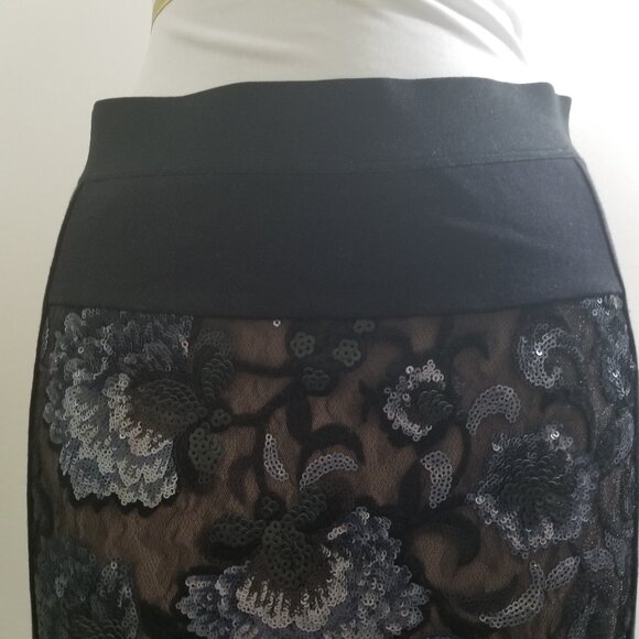 BCBG MaxAzria Pencil Skirt, Sequins Size S, like new - Picture 4 of 15
